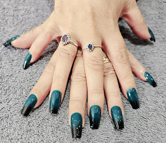MC NAIL & BEAUTY SALON